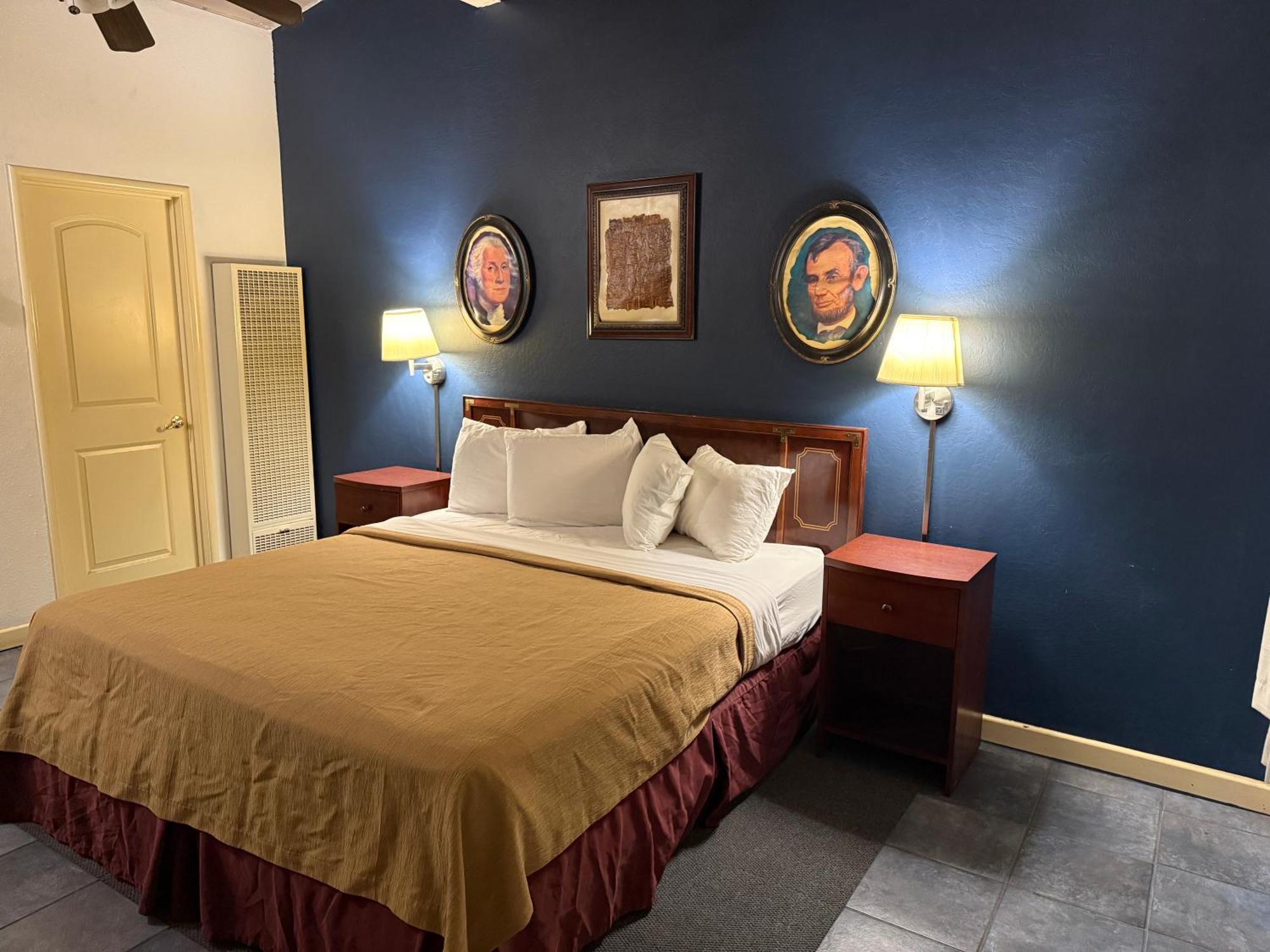 Cinderella Motel Hollister Extérieur photo
